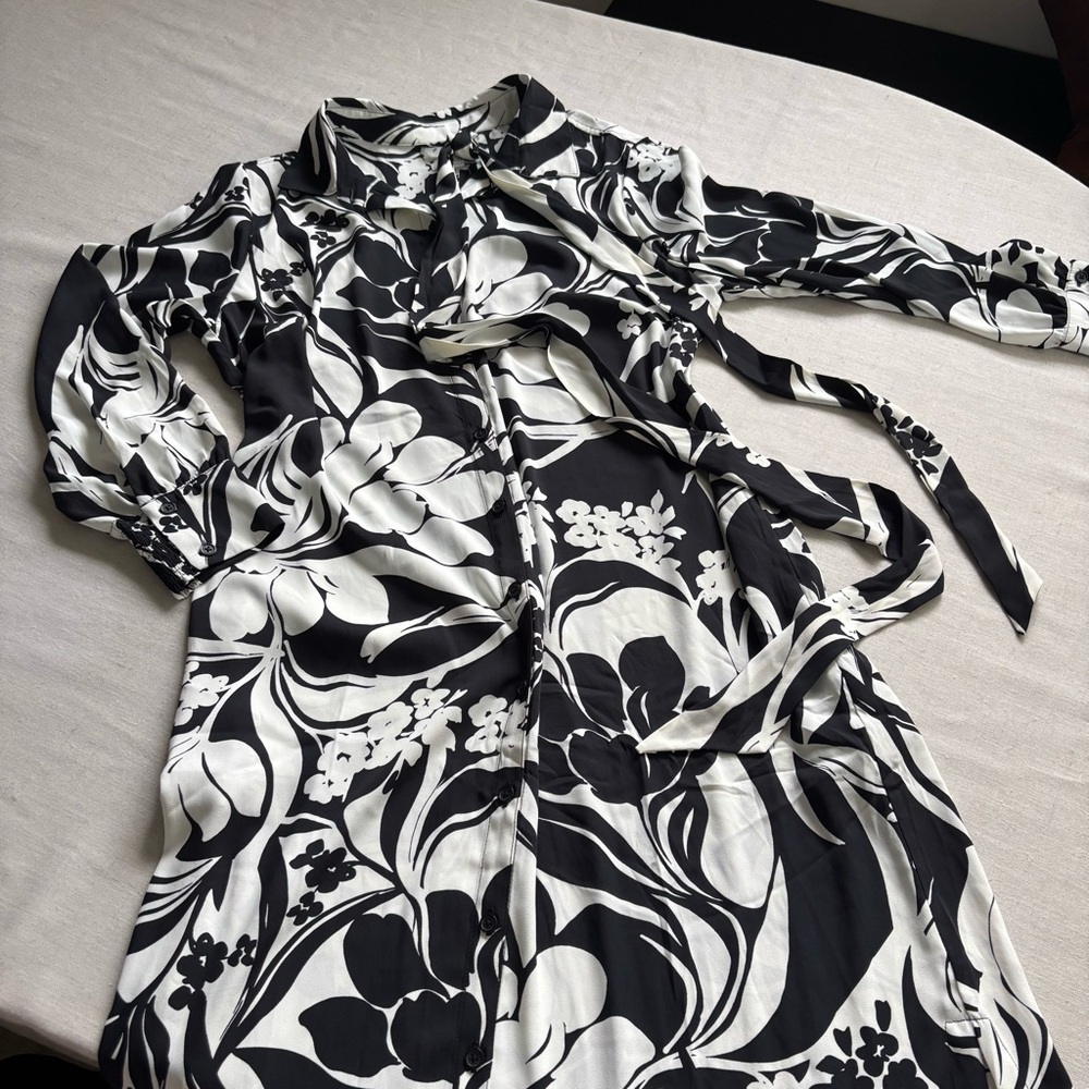Chico’s Foliage Maxi Shirt Dress Women’s 1P (US 8P) Black White Button Front - Picture 3 of 8
